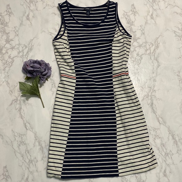 Tommy Hilfiger Dresses & Skirts - Tommy Hilfiger striped color block dress sp